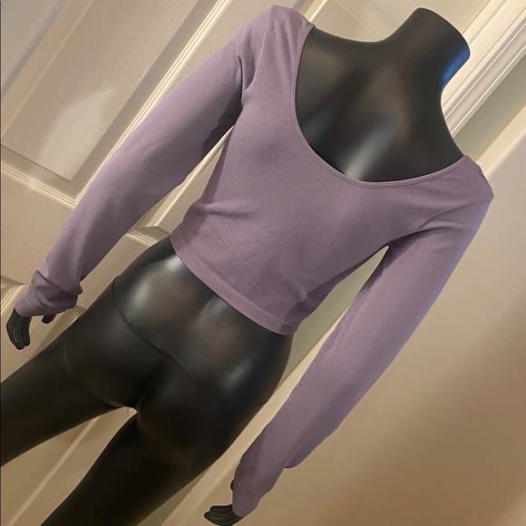 Aeropostale Lavender Long Sleeve Convertible Front, Back, Or Twist Crop Top NWTs - Picture 8 of 13